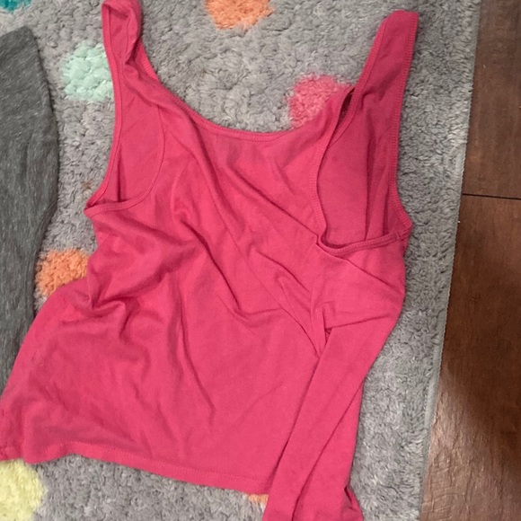 Pink tank top - Picture 3 of 3